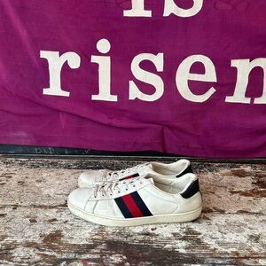 Made in Italy Mens 9 Gucci Classic Sneakers